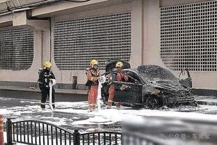 蹇韬：海外冬训告一段落感谢蓉城球迷接机，新赛季最后冲刺！